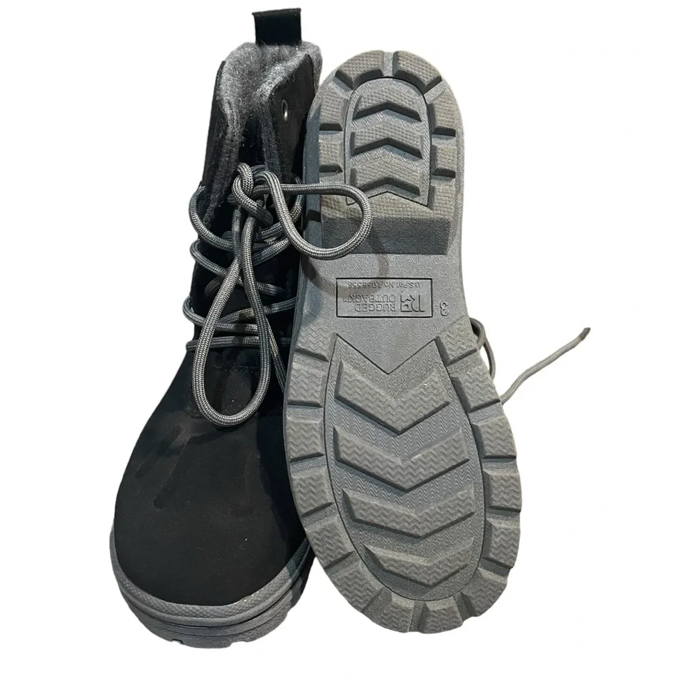 Rugged Outback Black with Gray Lace up boots‎